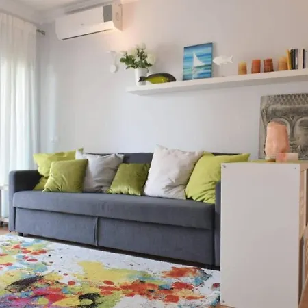 Brina, Stylish In Apartment *